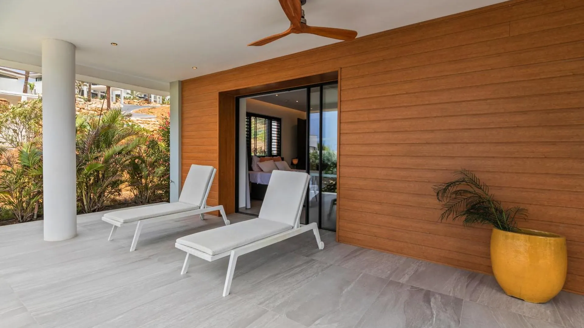 The Shore 2 Luxury Beach Front Condo Willemstad