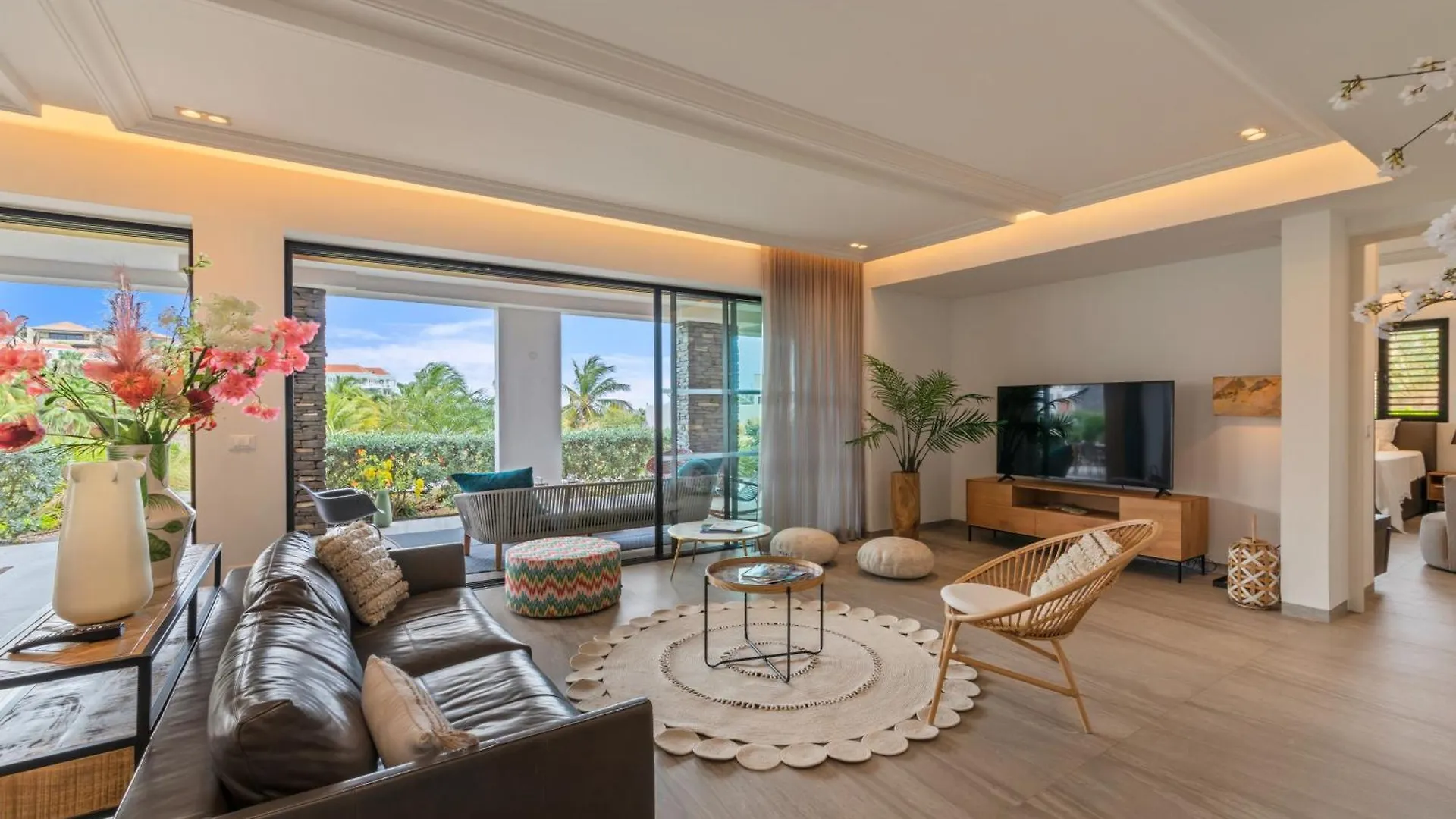 The Shore 2 Luxury Beach Front Condo Willemstad Appartement